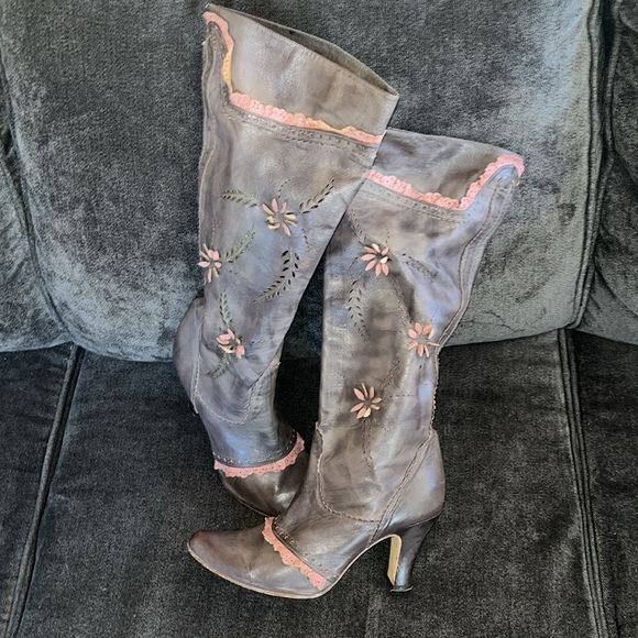 Buttery soft grey and dusty rose knee high boots - Picture 2 of 5